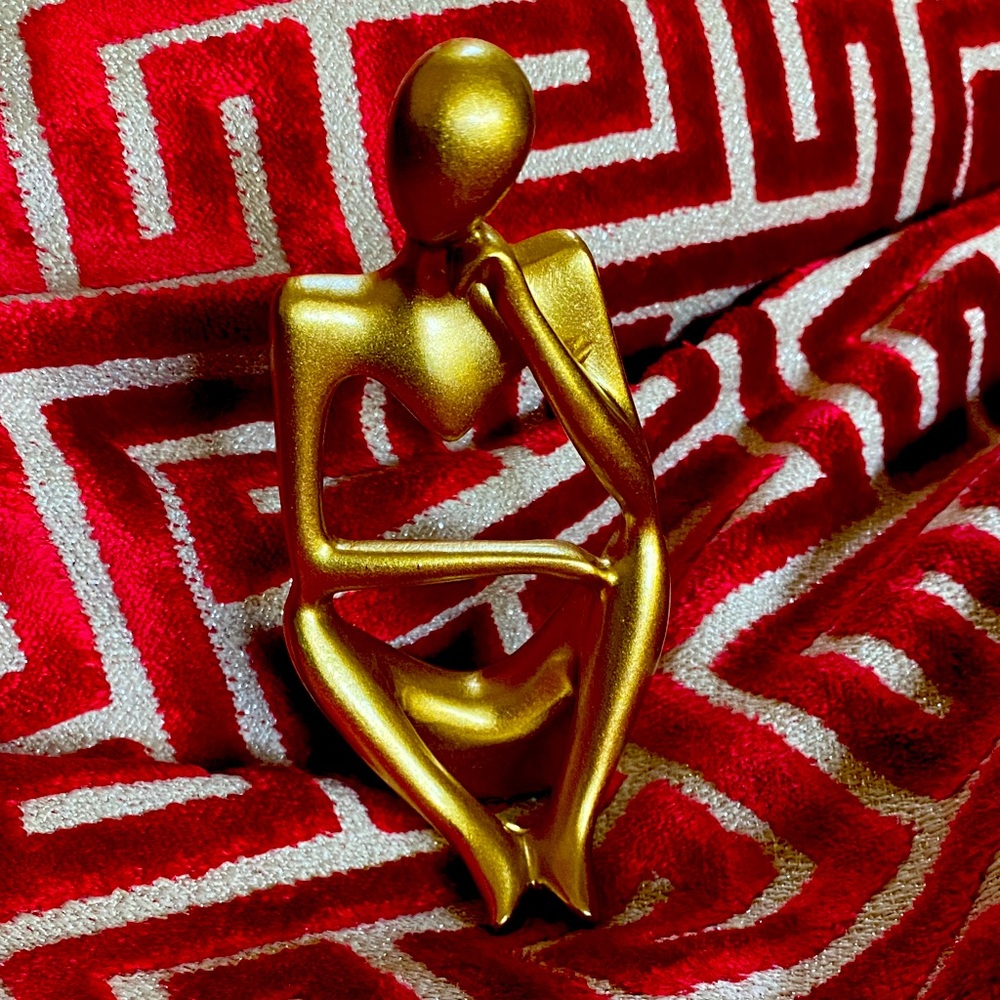 The Thinker Gold Art Standing 3 D Sculpture in New Condition
